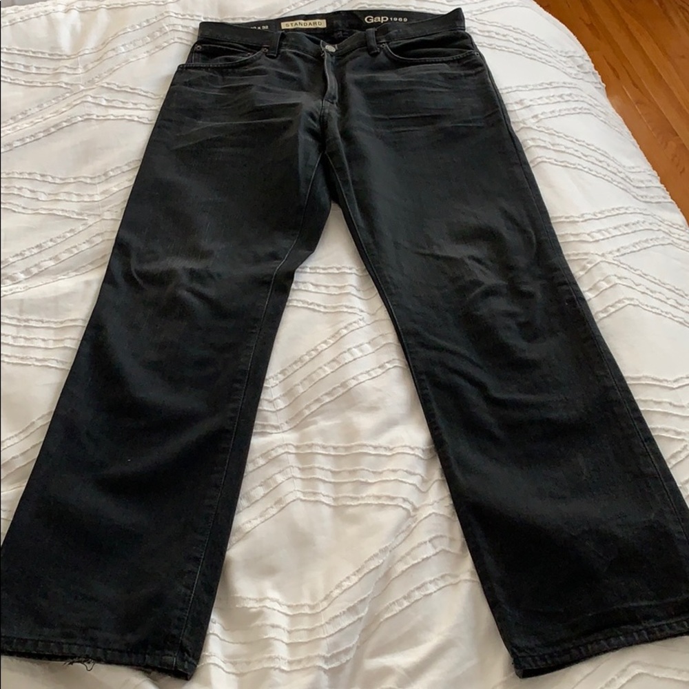 GAP || Black Standard Jeans 32 x 32